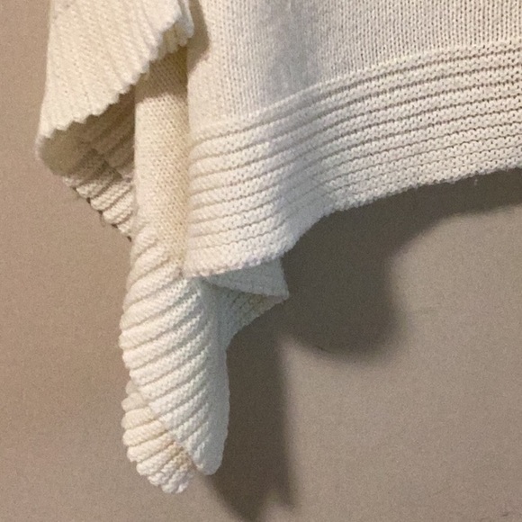 Majora Ivory Poncho - Picture 5 of 7